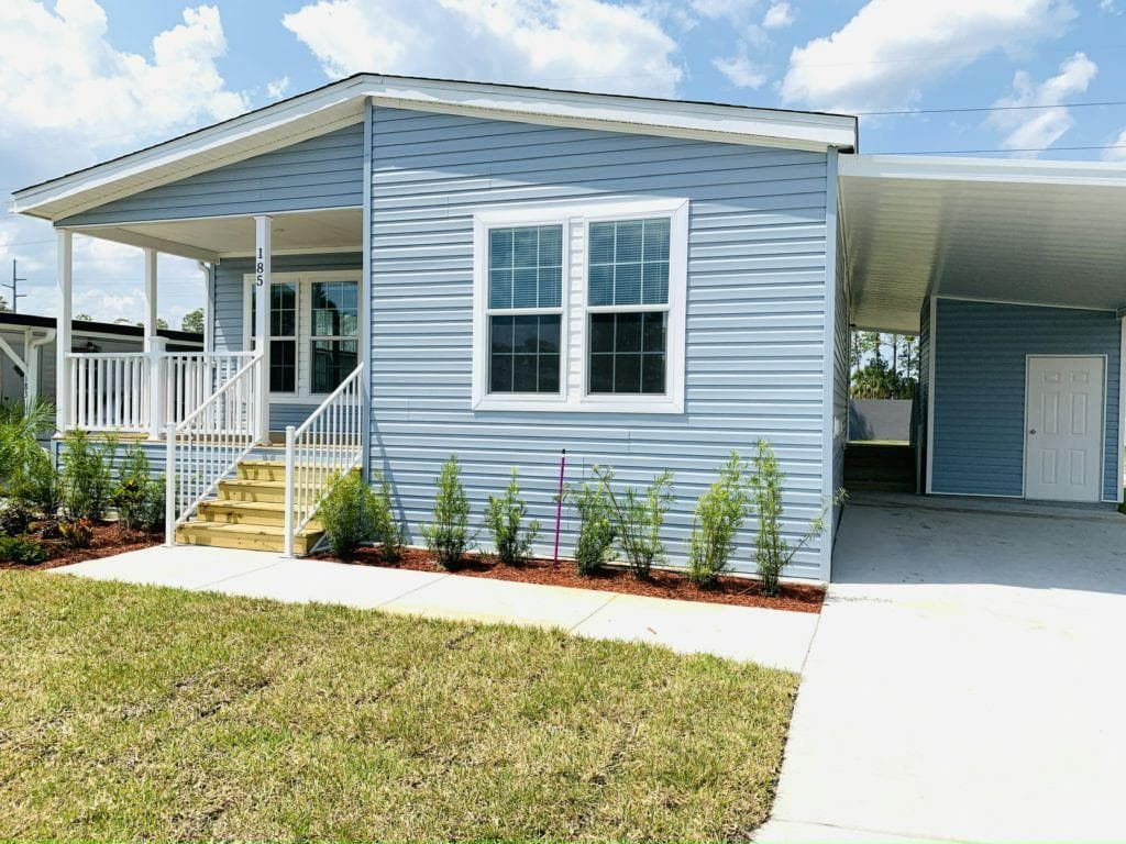Manufactured home in North Fort Myers, FL 33903