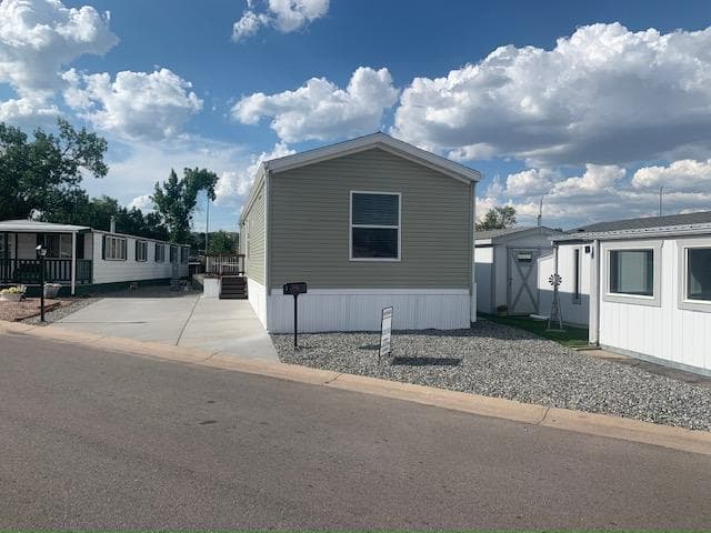 Manufactured home in Denver, CO 80236
