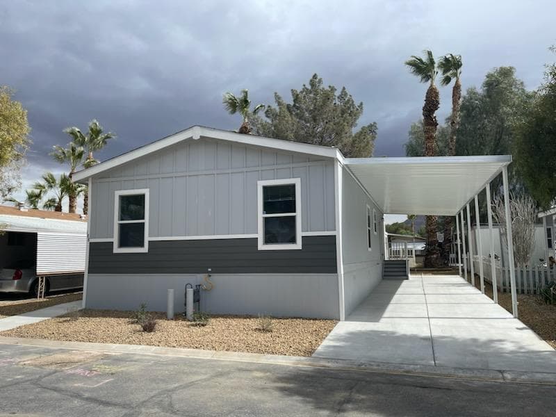 Manufactured home in Las Vegas, NV 89110