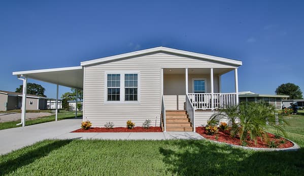 Manufactured home in North Fort Myers, FL 33903