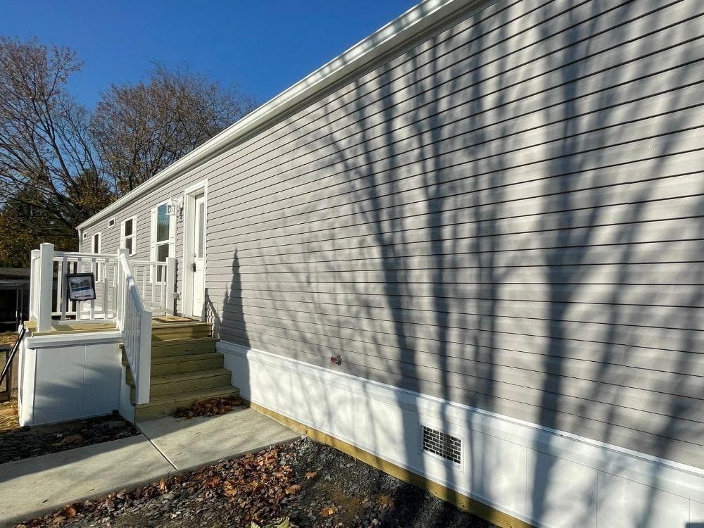 Manufactured home in Breinigsville, PA 18031