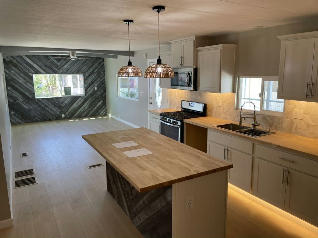Manufactured home in Tempe, AZ 85282