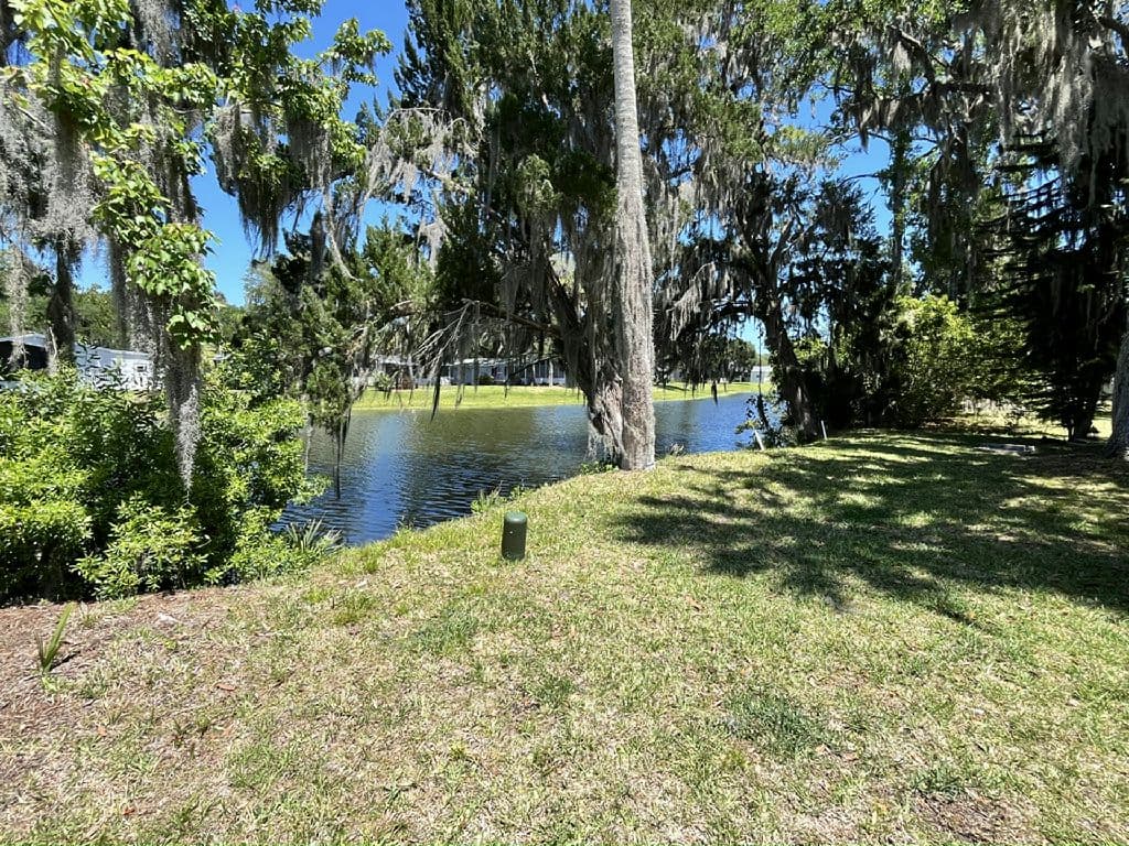 Manufactured home in Flagler Beach, FL 32136
