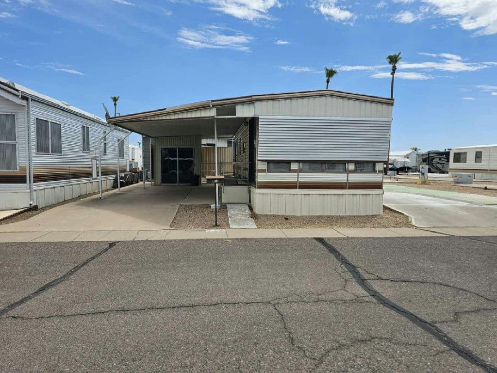 Manufactured home in Mesa, AZ 85213