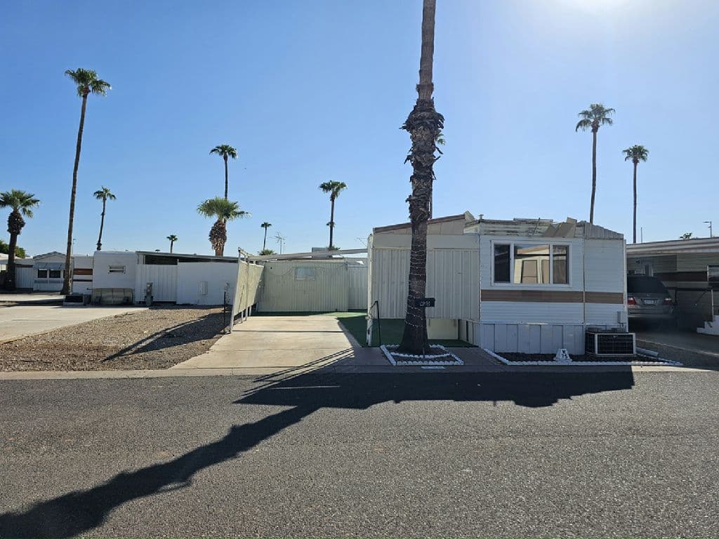 Manufactured home in Mesa, AZ 85213