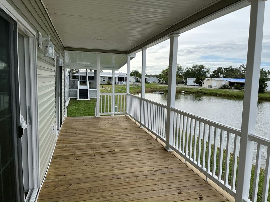 Manufactured home in Ellenton, FL 34222