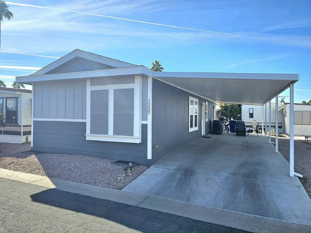 Manufactured home in Mesa, AZ 85209