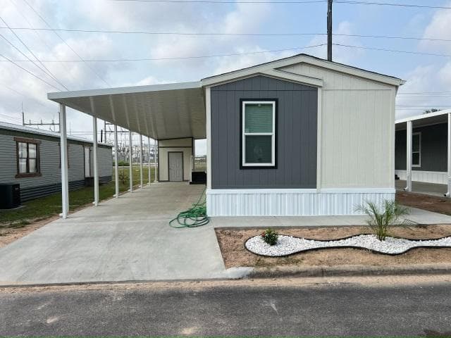 Manufactured home in Weslaco, TX 78596