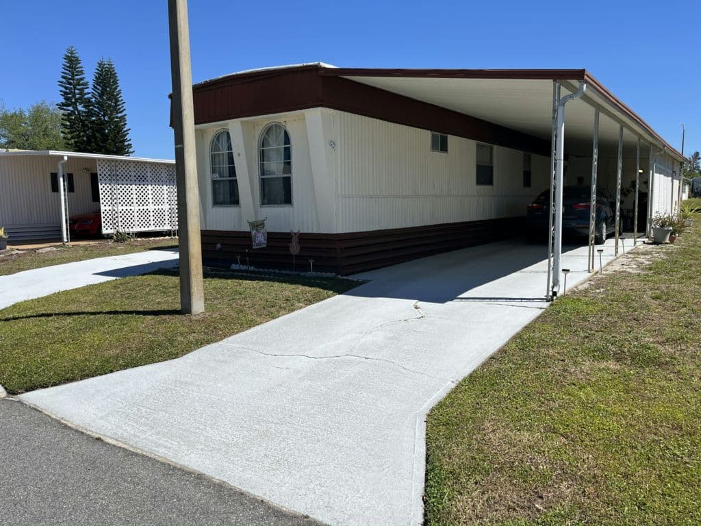 Manufactured home in Orlando, FL 32836