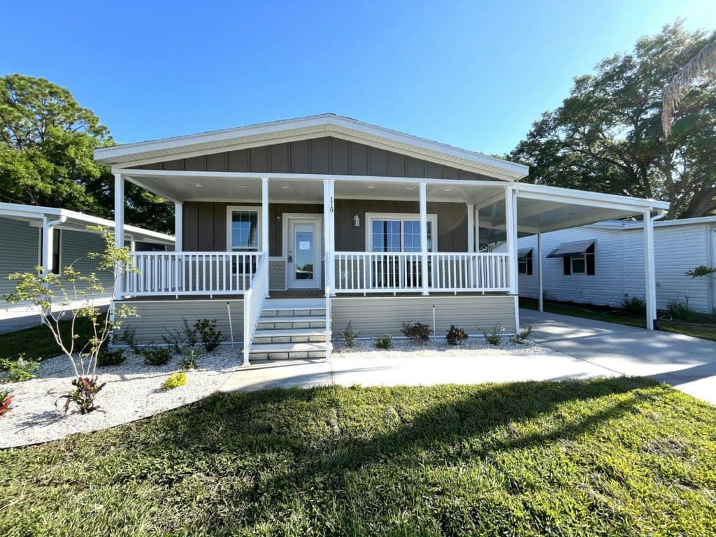 Manufactured home in Leesburg, FL 34788