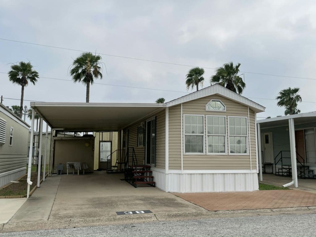 Manufactured home in Weslaco, TX 78596