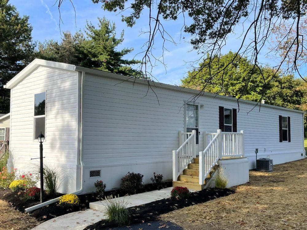 Manufactured home in Breinigsville, PA 18031