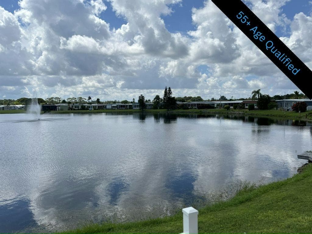 Manufactured home in N. Ft. Myers, FL 33917