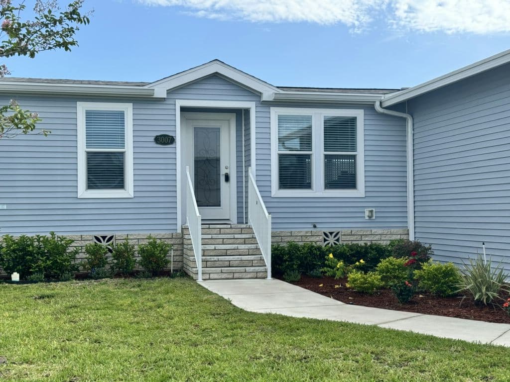 Manufactured home in Ocala, FL 34476