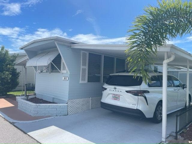 Manufactured home in Clearwater, FL 33764