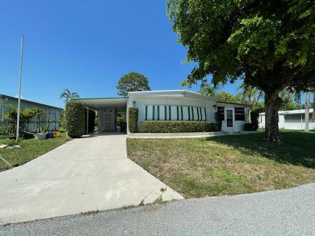 Manufactured home in Lantana, FL 33462