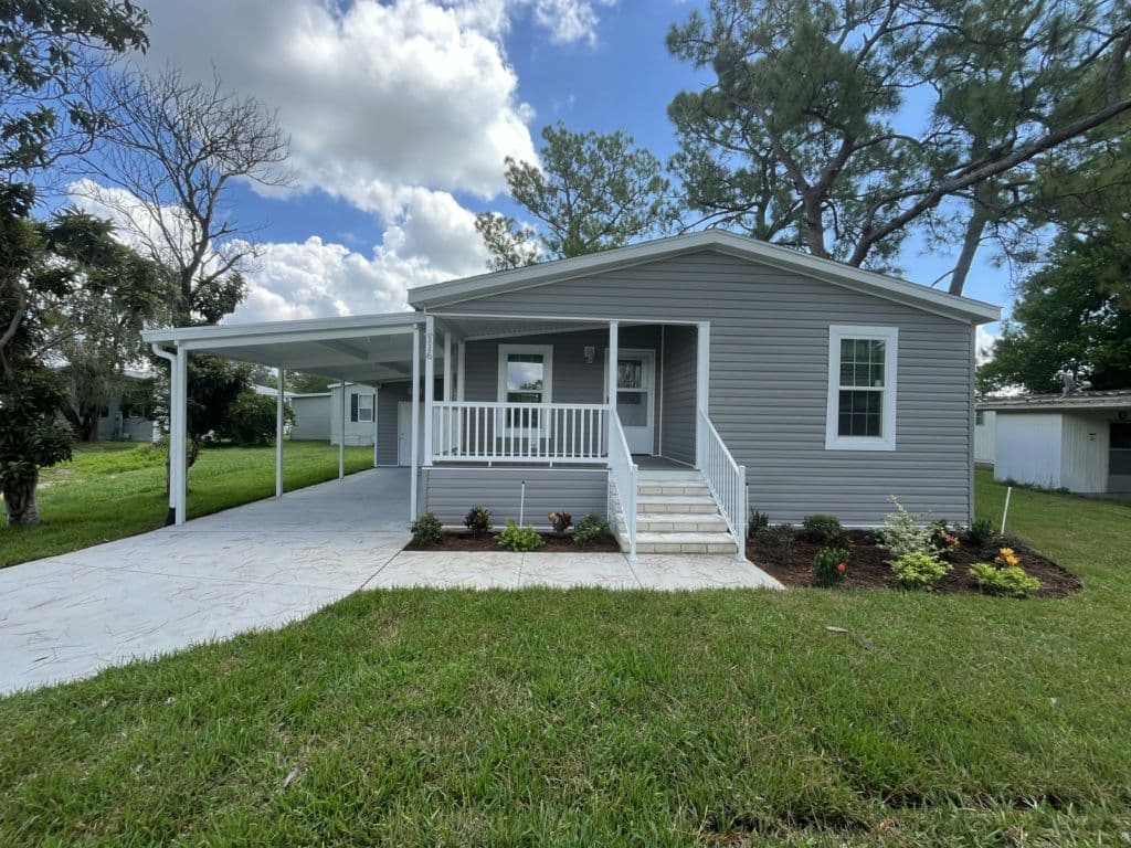 Manufactured home in Leesburg, FL 34788