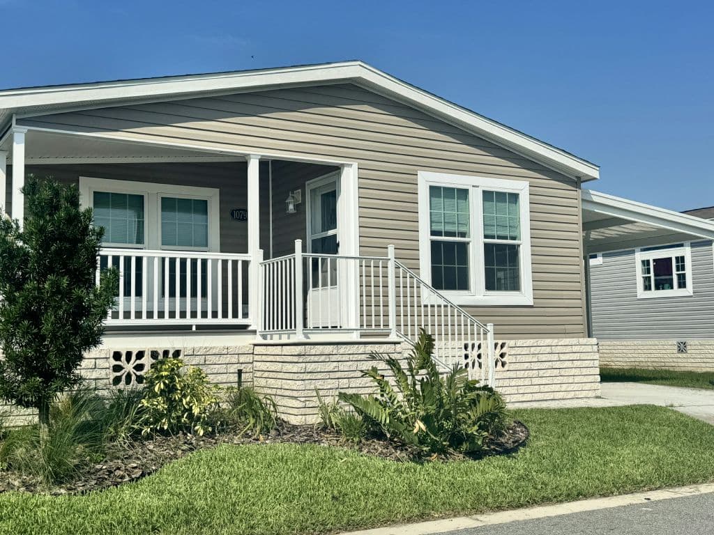 Manufactured home in Ocala, FL 34476