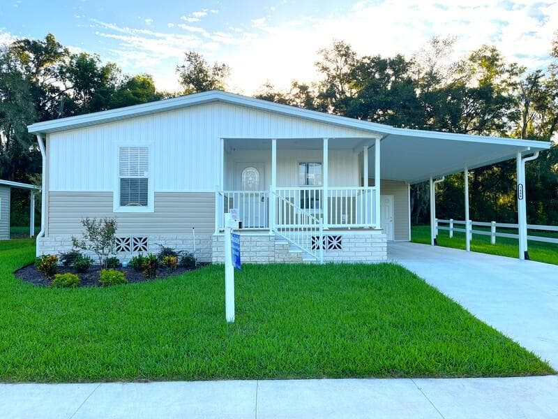 Manufactured home in Brooksville, FL 34601