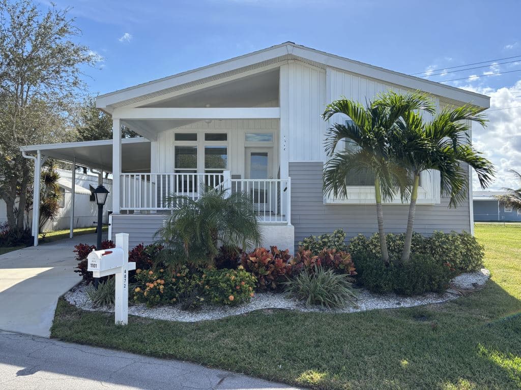 Manufactured home in Riviera Beach, FL 33404