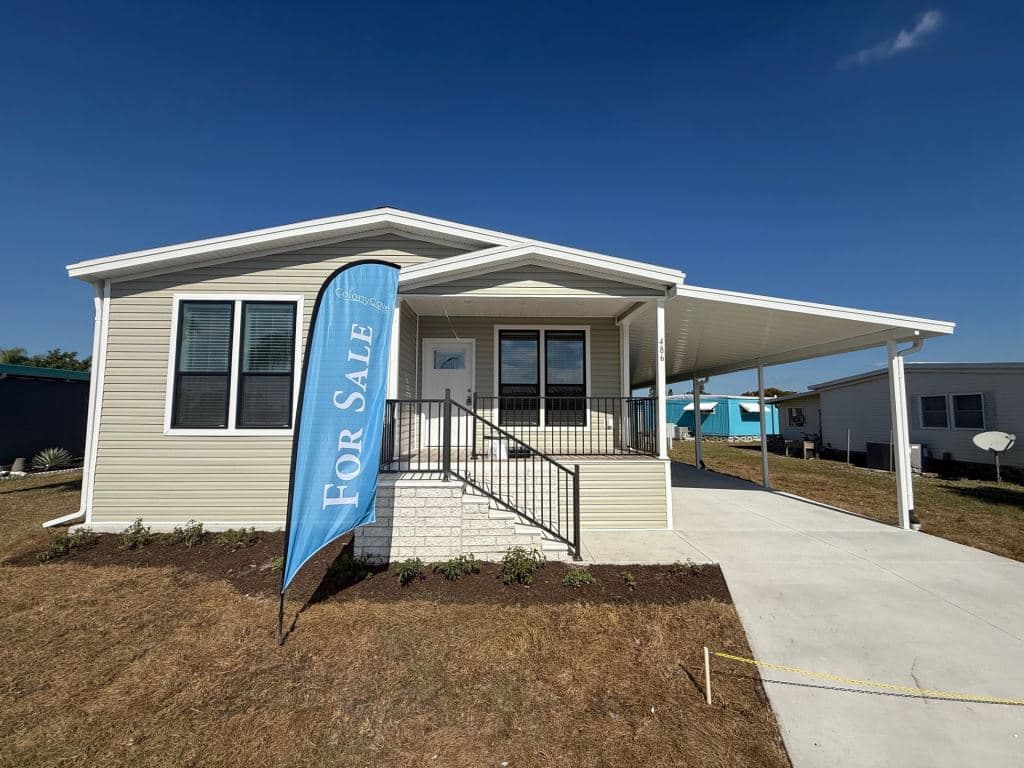 Manufactured home in Ellenton, FL 34222