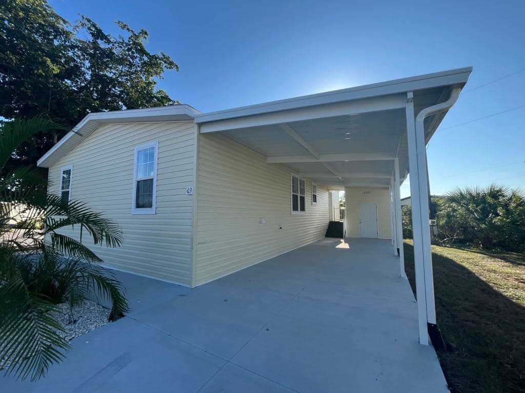 Manufactured home in North Fort Myers, FL 33917