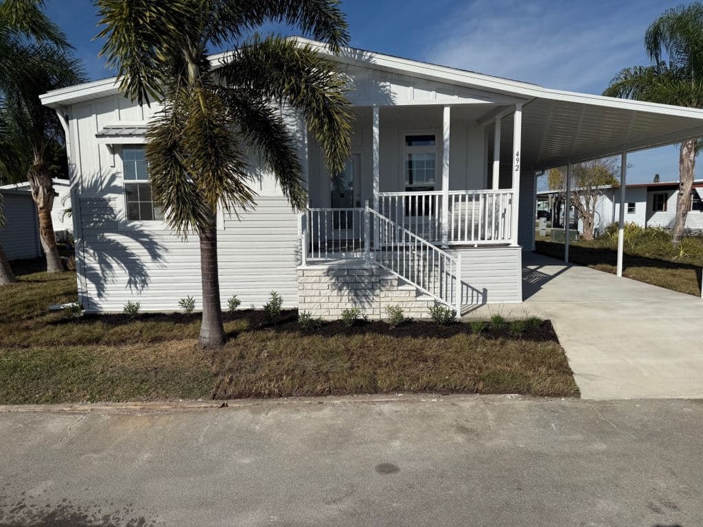 Manufactured home in Ellenton, FL 34222