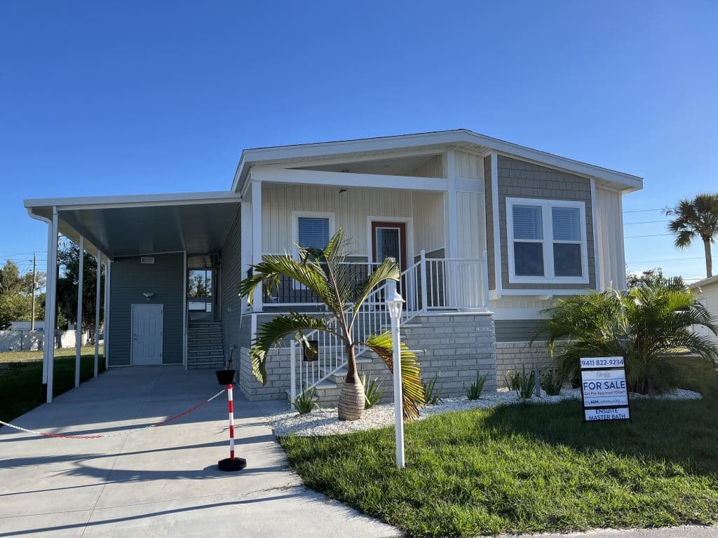 Manufactured home in Punta Gorda, FL 33950