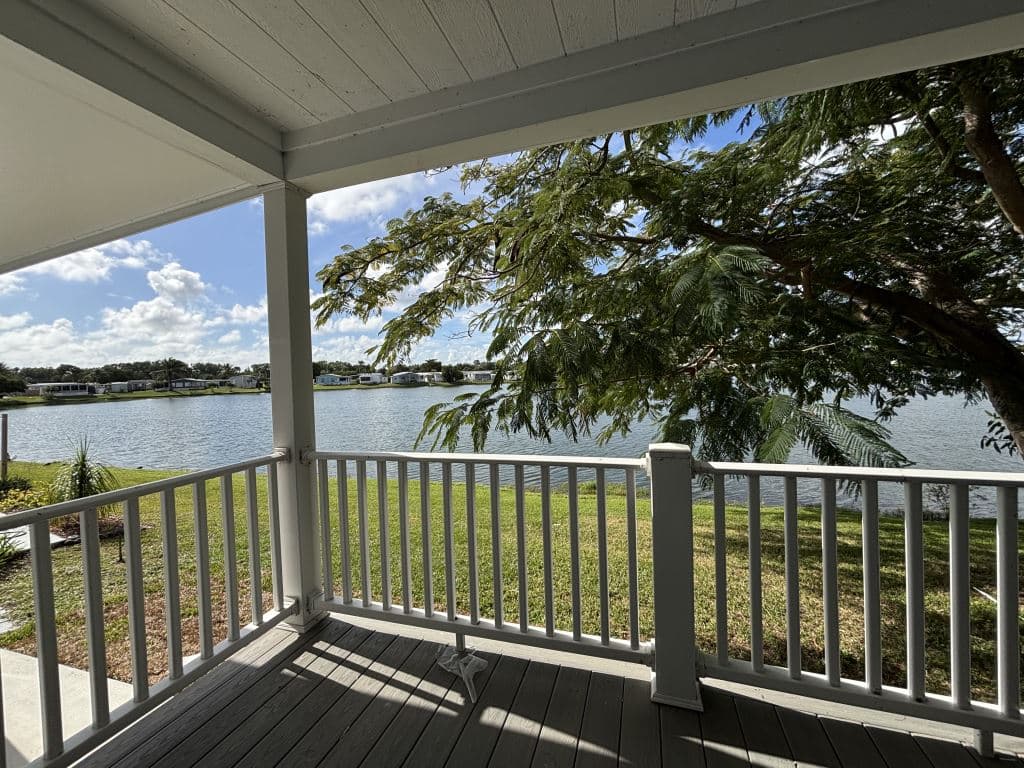 Manufactured home in Riviera Beach, FL 33404