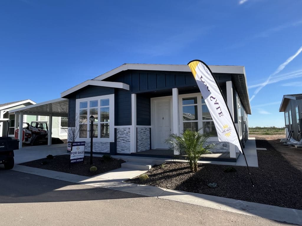 Manufactured home in Apache Junction, AZ 85119
