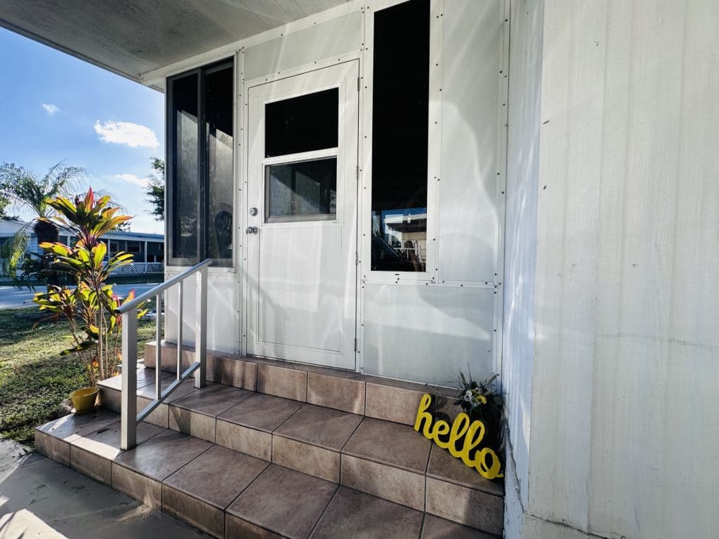 Manufactured home in Margate, FL 33063