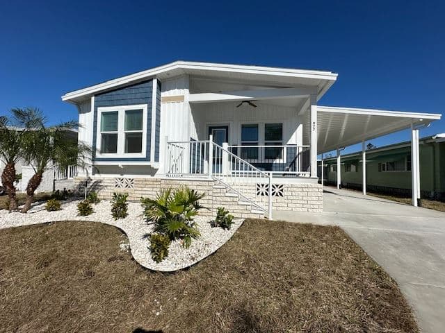 Manufactured home in Venice, FL 34285