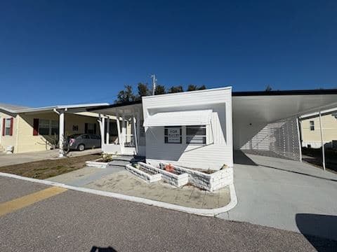 Manufactured home in Clearwater, FL 33764