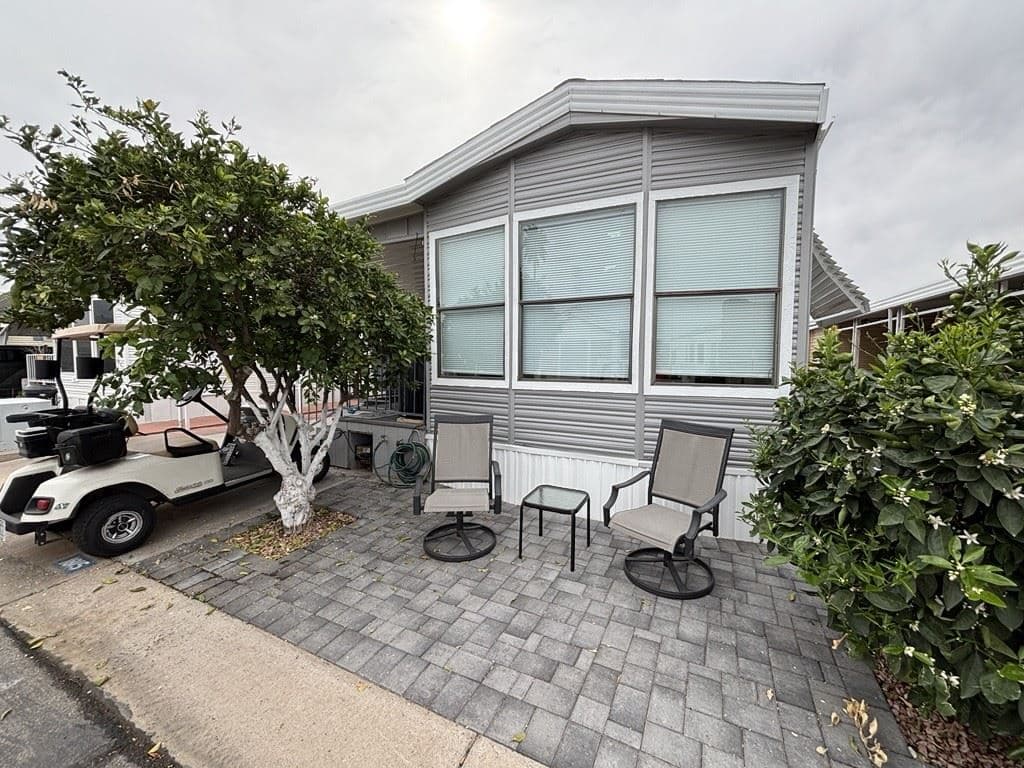 Manufactured home in Mesa, AZ 85207
