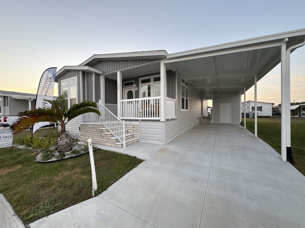 Manufactured home in N. Ft. Myers, FL 33917