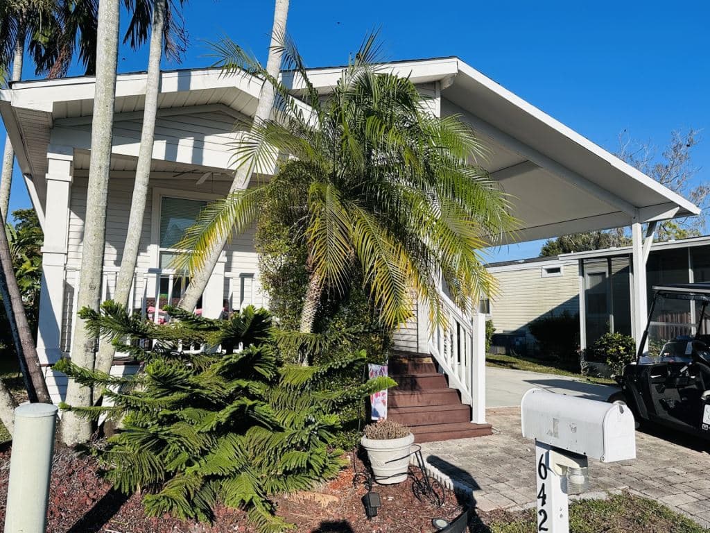 Manufactured home in Margate, FL 33063