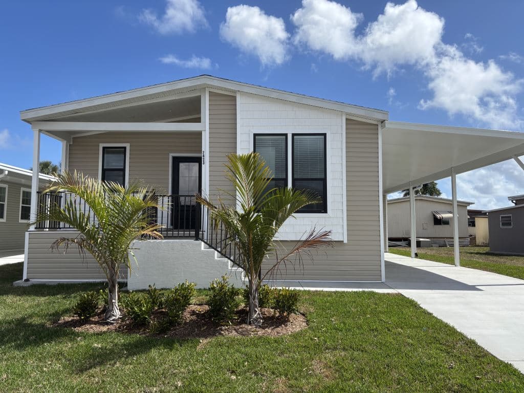 Manufactured home in Riviera Beach, FL 33404