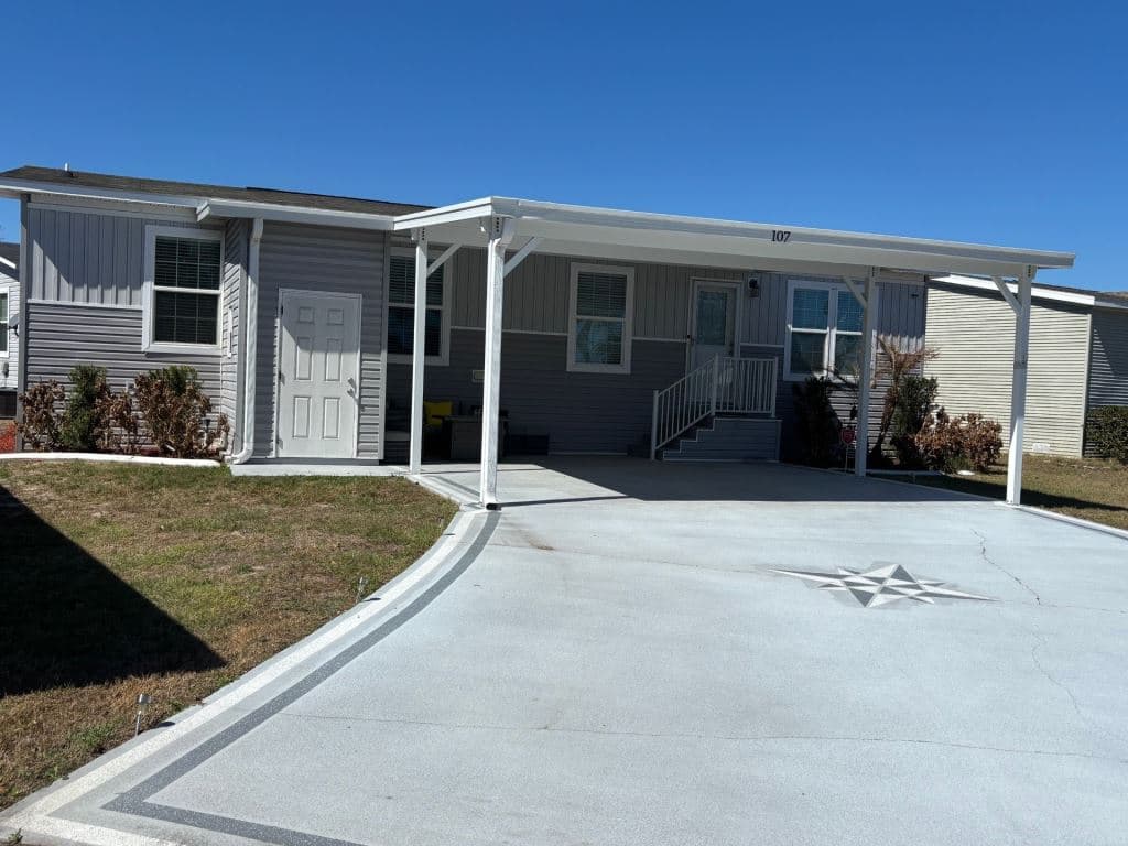 Manufactured home in Leesburg, FL 34788