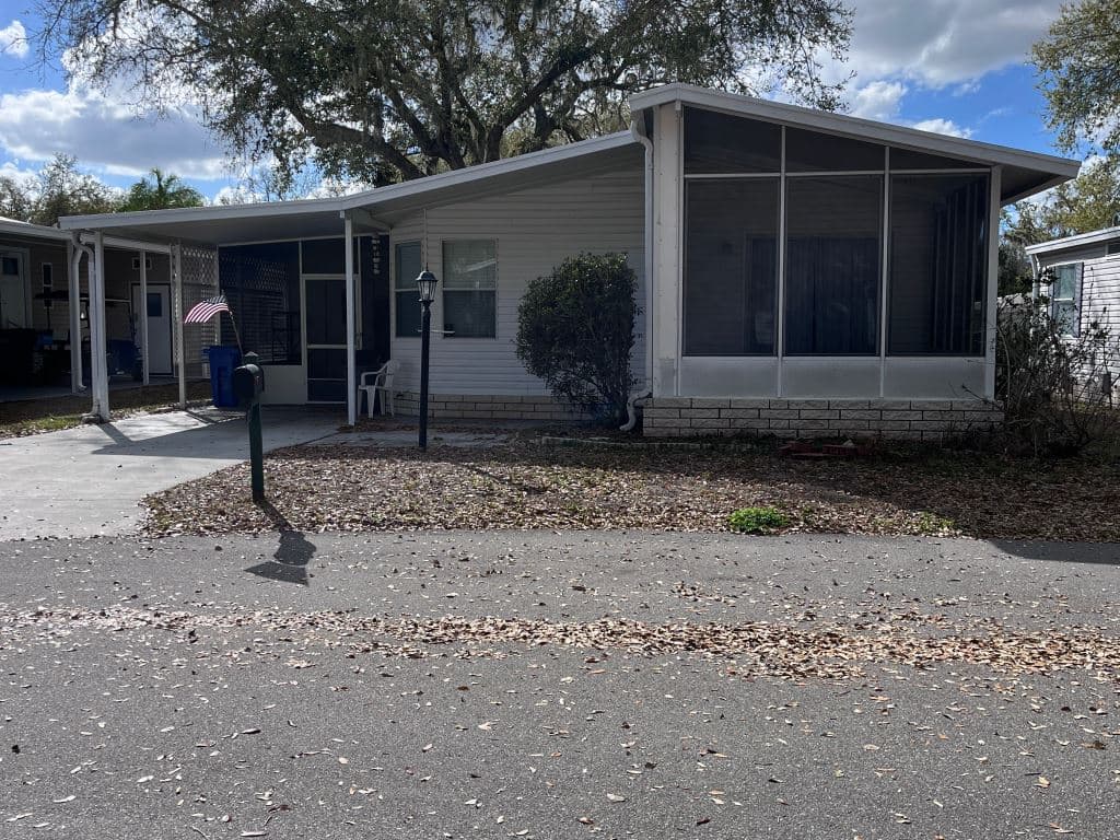 Manufactured home in Riverview, FL 33569