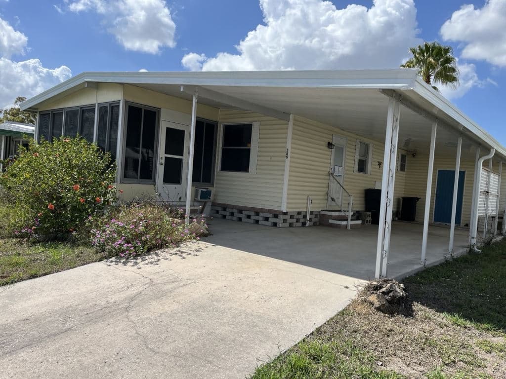 Manufactured home in Ellenton, FL 34222
