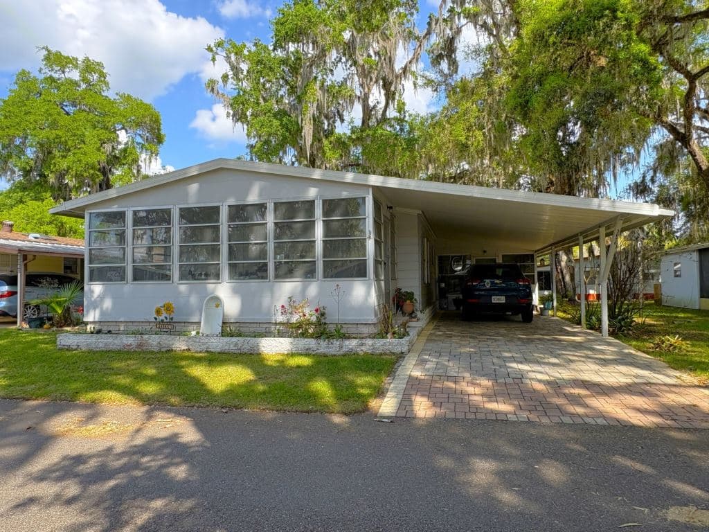 Manufactured home in Brooksville, FL 34601