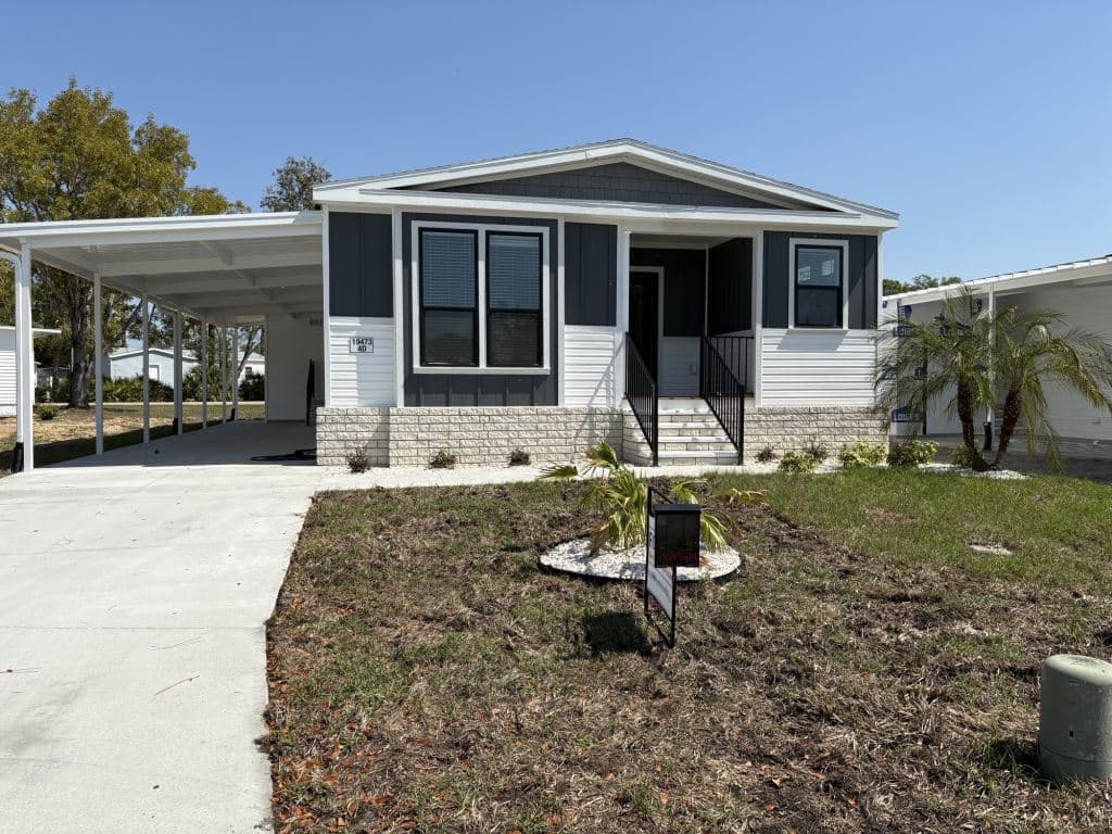 Manufactured home in N. Fort Myers, FL 33903