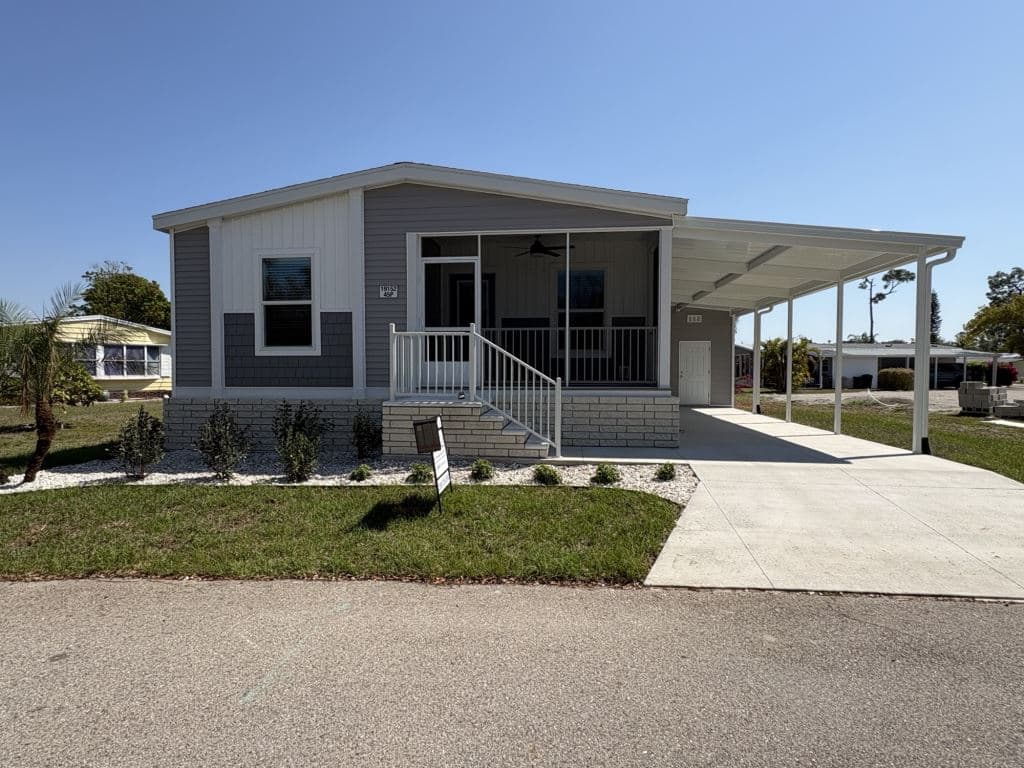 Manufactured home in N. Fort Myers, FL 33903