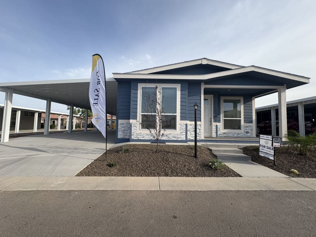 Manufactured home in Apache Junction, AZ 85119