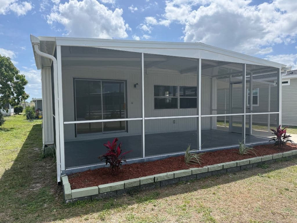 Manufactured home in Ellenton, FL 34222