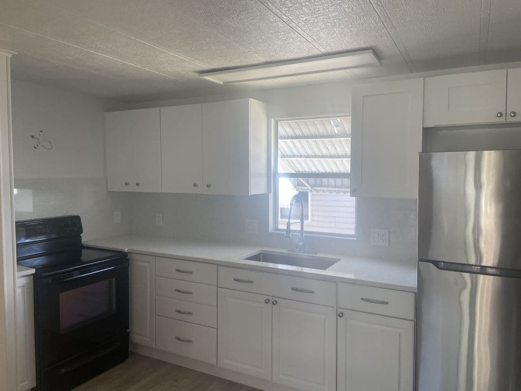 Manufactured home in Riviera Beach, FL 33404