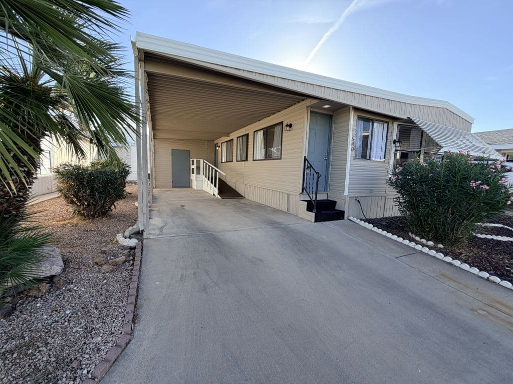 Manufactured home in Mesa, AZ 85209