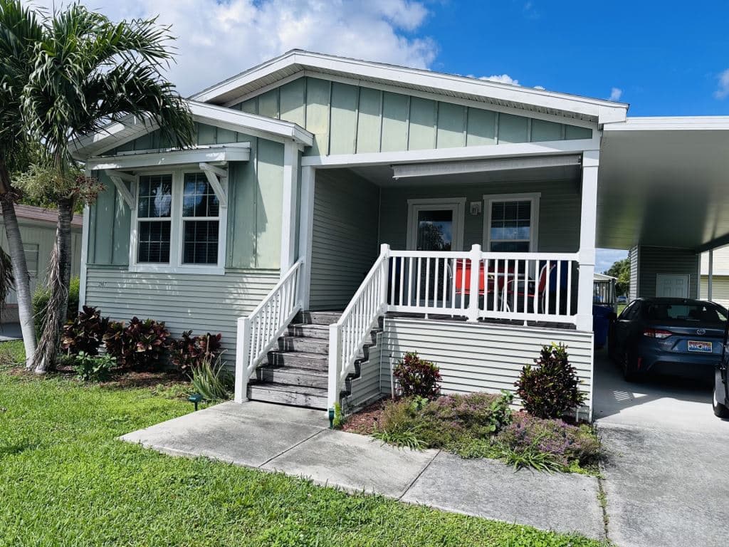 Manufactured home in Margate, FL 33063