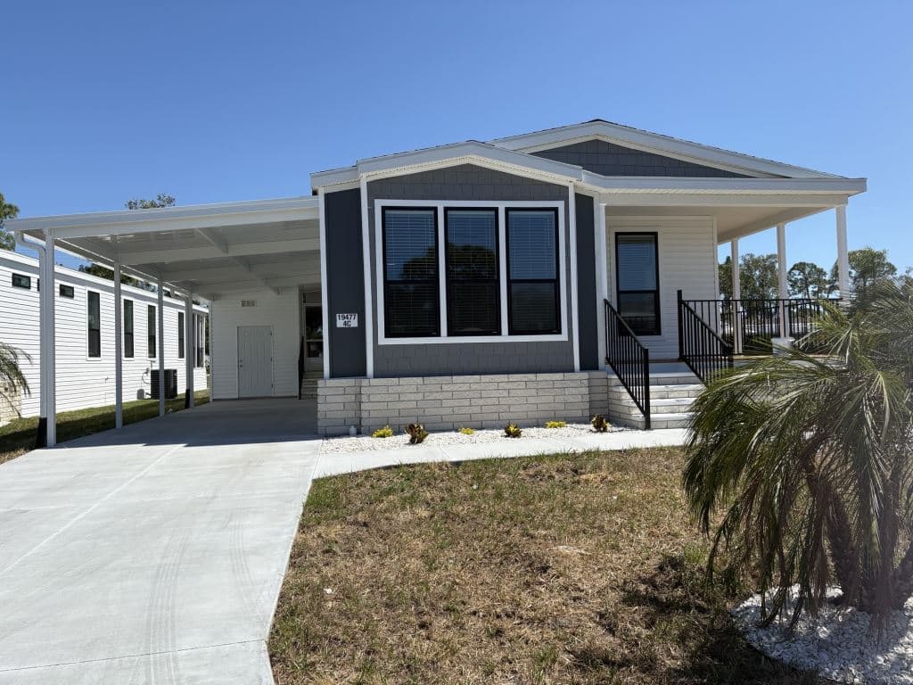 Manufactured home in N. Fort Myers, FL 33903