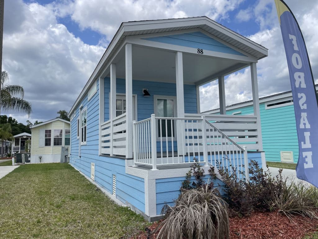 Manufactured home in Kissimmee, FL 34746